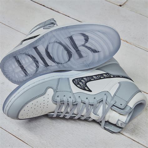 how to buy air dior jordan 1how to avoid international phone charges